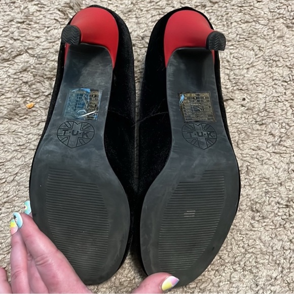T.U.K. Velvet Kitten Heels with Red Heart - Picture 3 of 6
